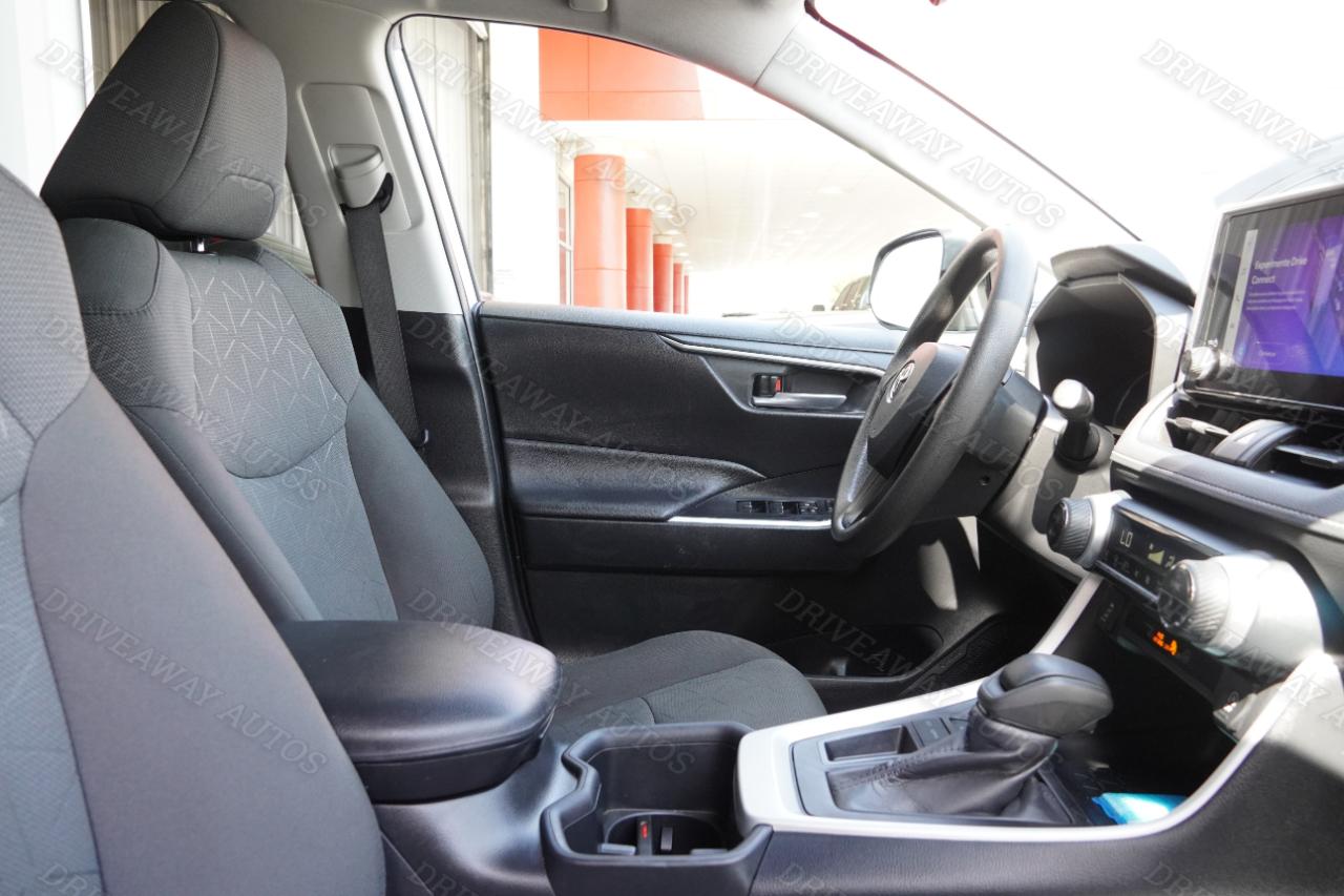 Toyota RAV4 XLE FWD (Natl) 2024