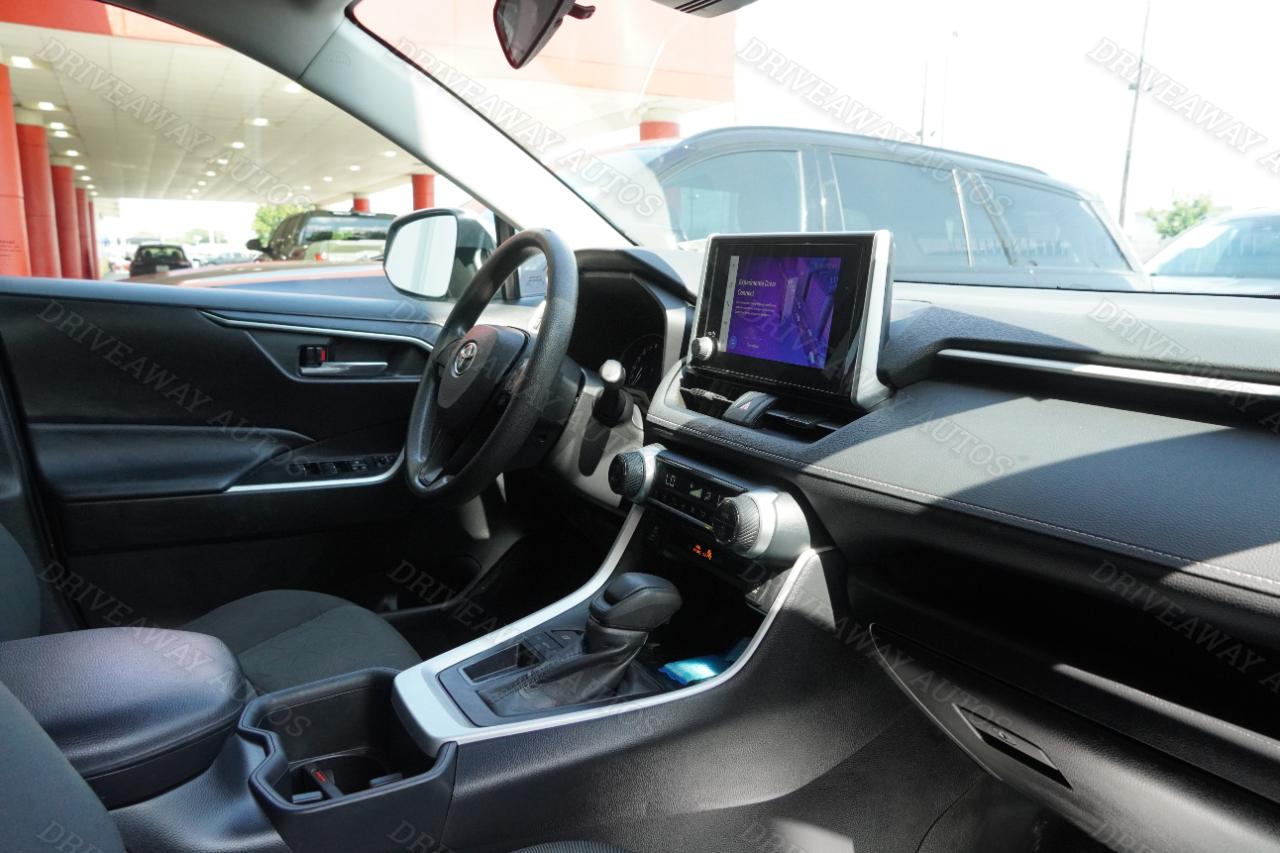 Toyota RAV4 XLE FWD (Natl) 2024