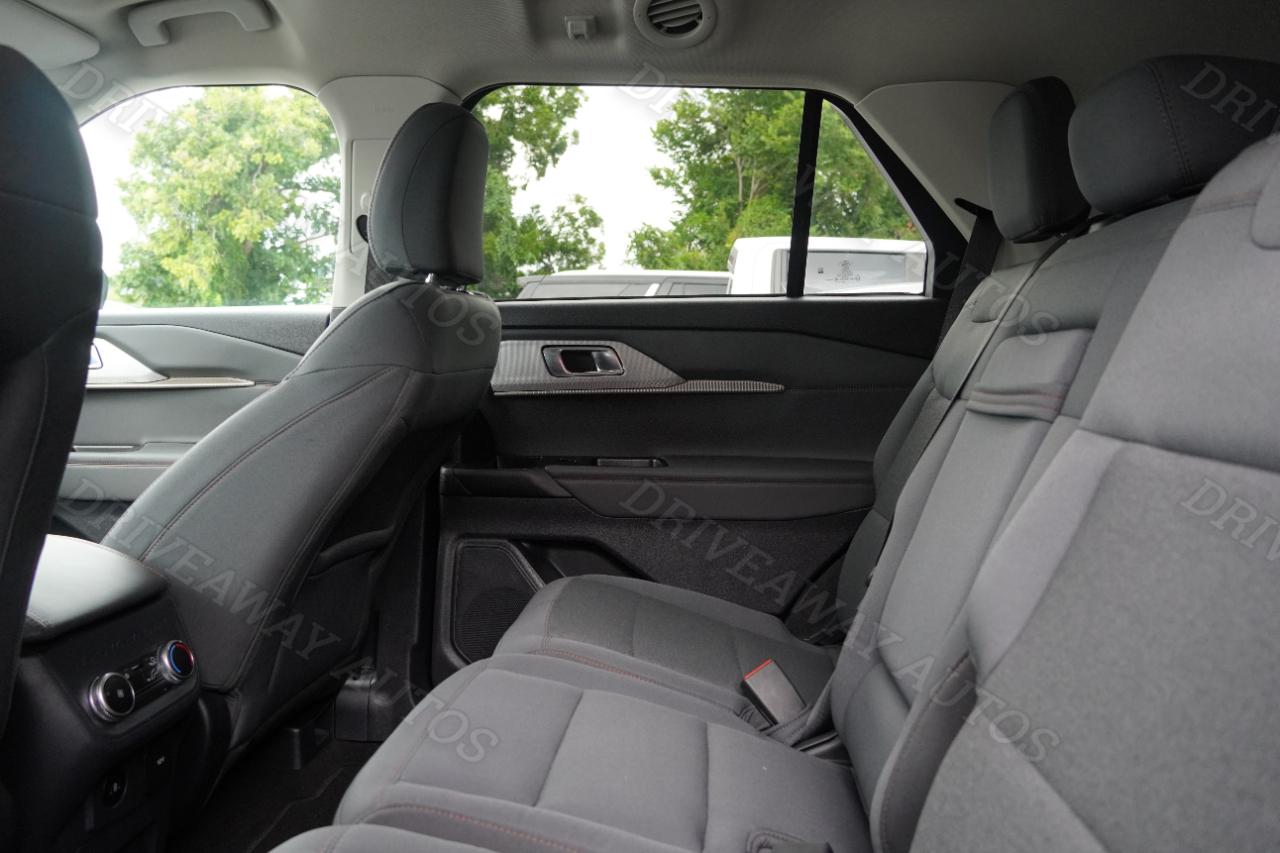 Ford Explorer Active RWD 2025