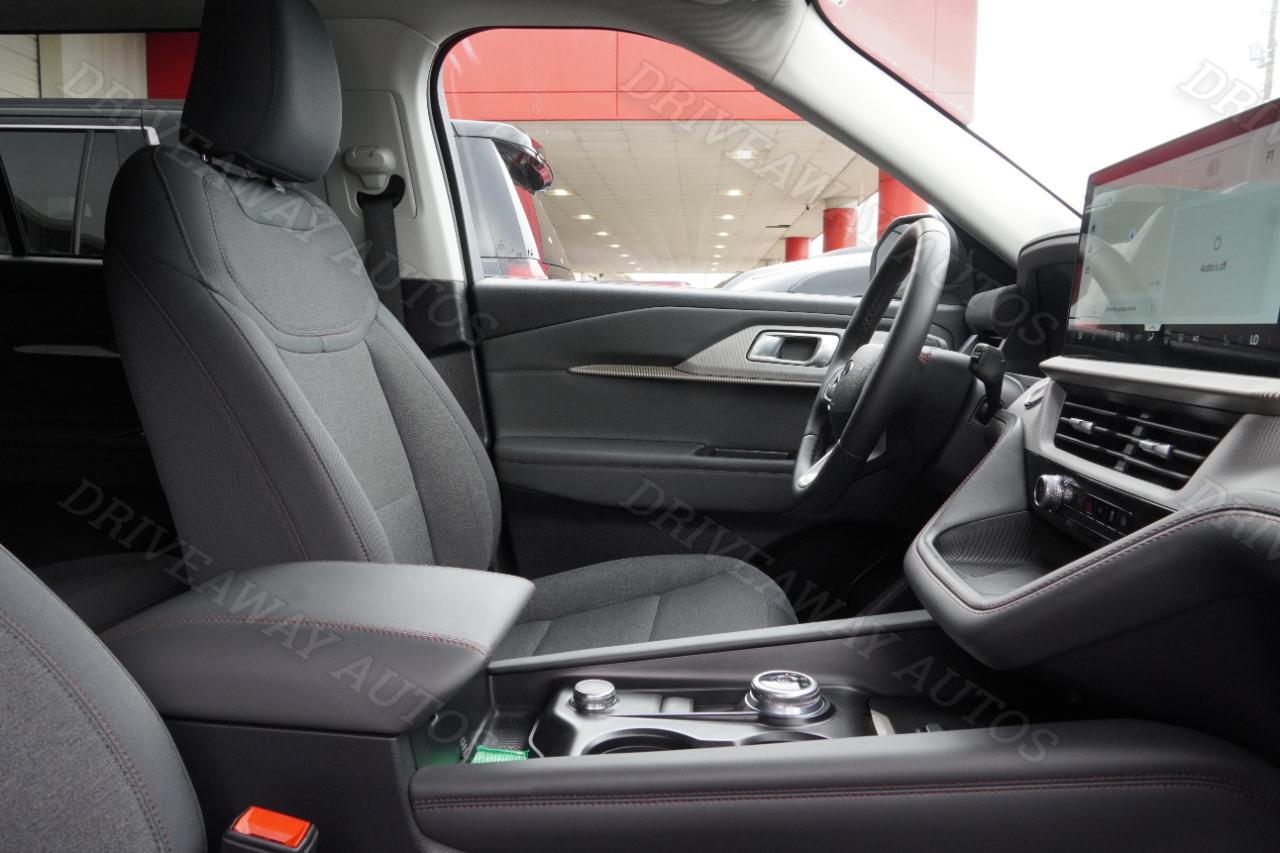 Ford Explorer Active RWD 2025