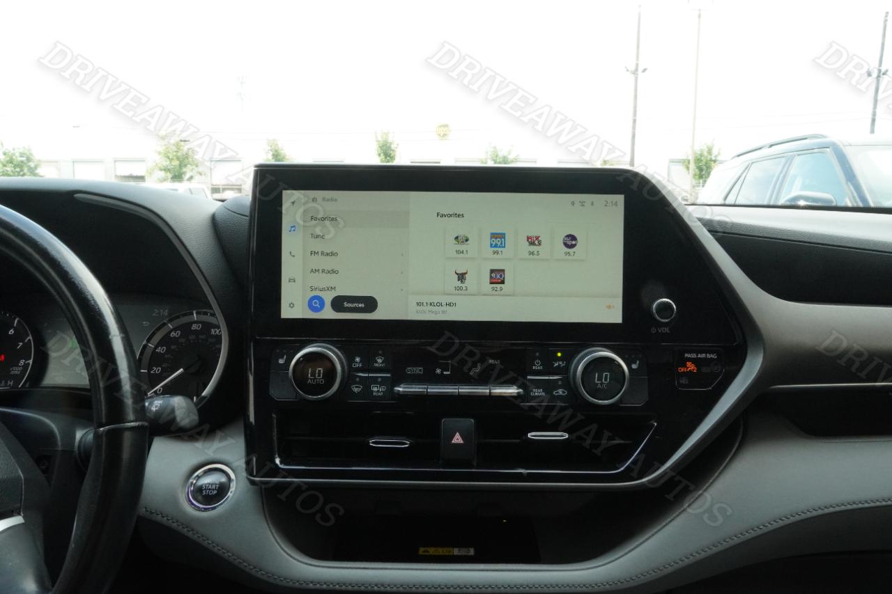 Toyota Highlander Platinum FWD (Natl) 2023
