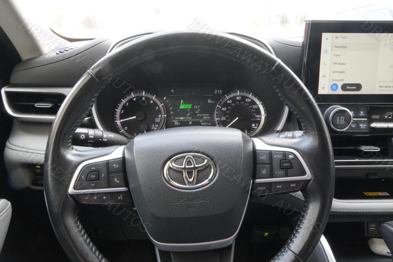 Toyota Highlander Platinum FWD (Natl) 2023