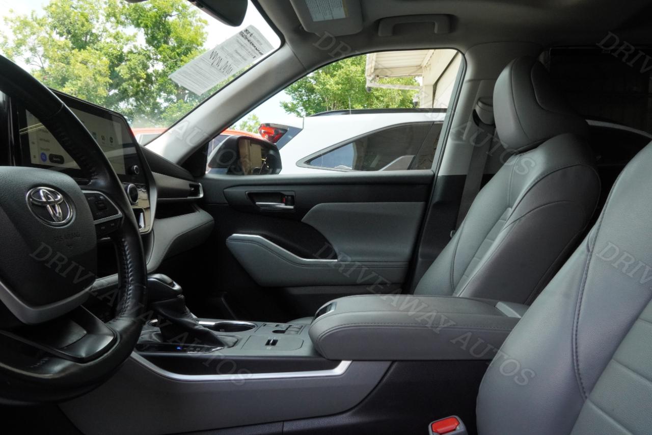 Toyota Highlander Platinum FWD (Natl) 2023