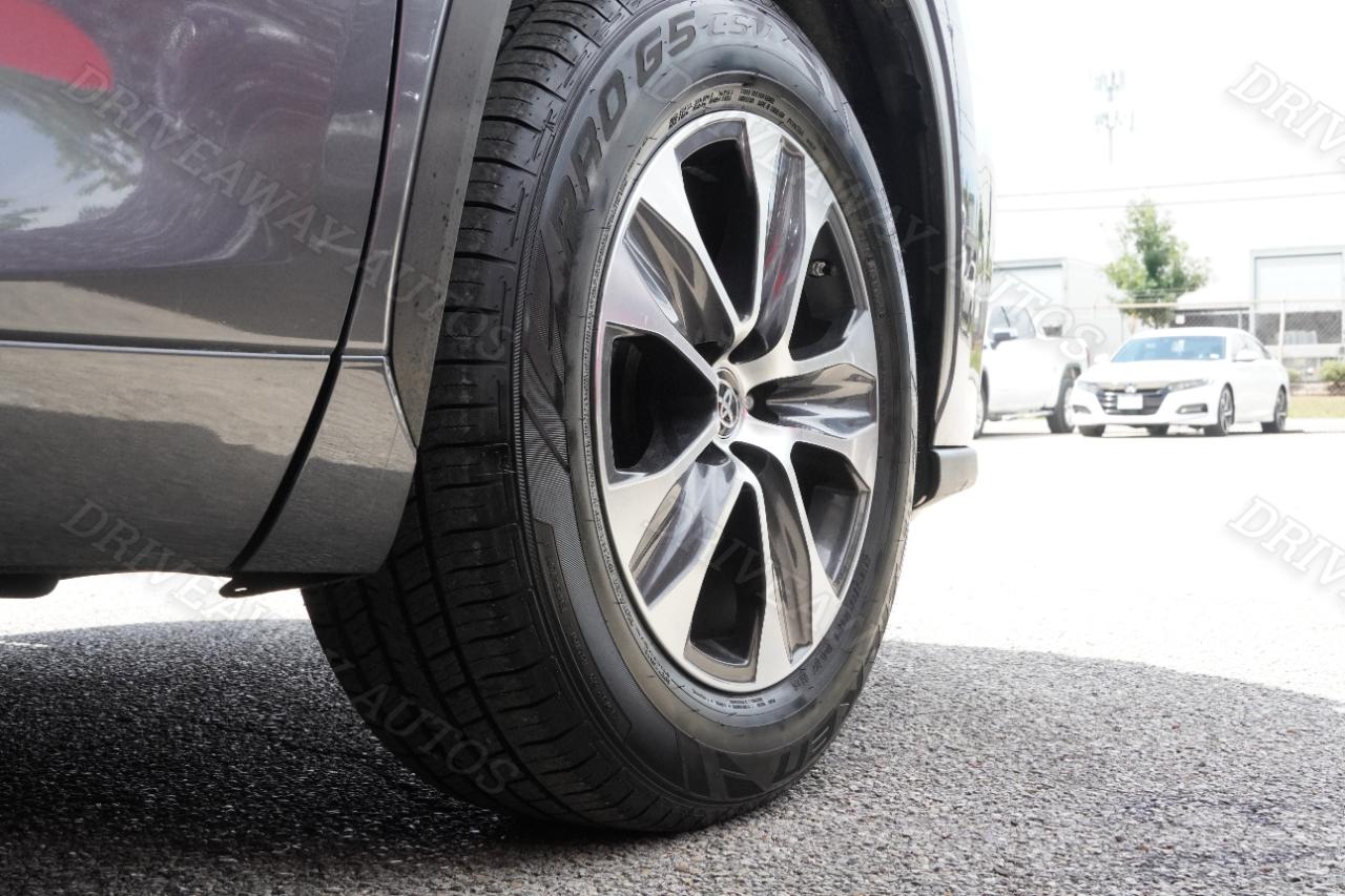 Toyota Highlander Platinum FWD (Natl) 2023