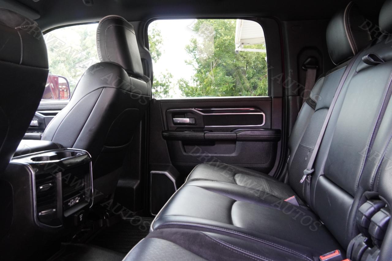 RAM 3500 Laramie 4x4 Mega Cab 6'4" Box 2022