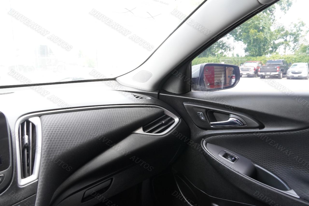 Chevrolet Malibu 4dr Sdn RS 2025