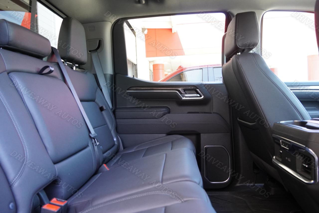 Chevrolet Silverado 1500 2WD Crew Cab 147" LTZ 2025