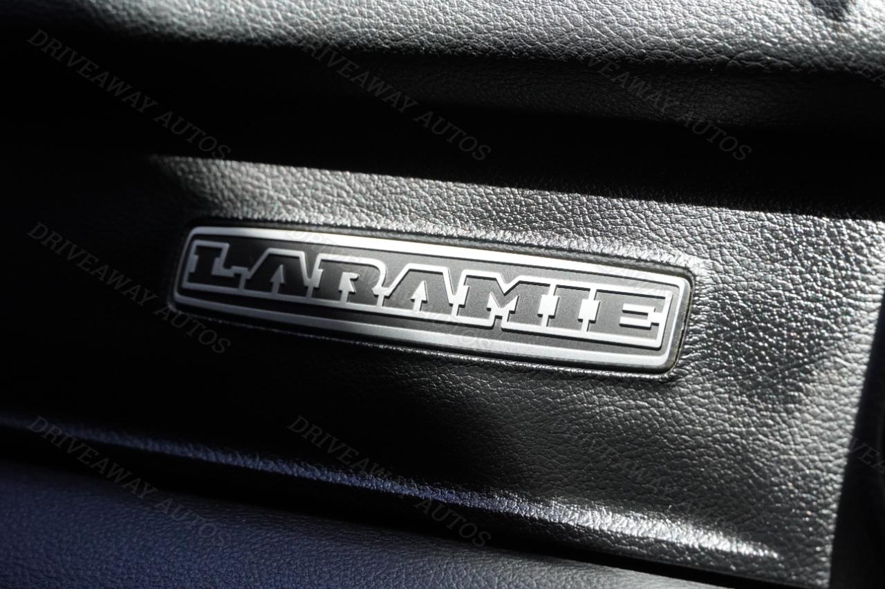 RAM 1500 Laramie 4x2 Crew Cab 5'7" Box 2019