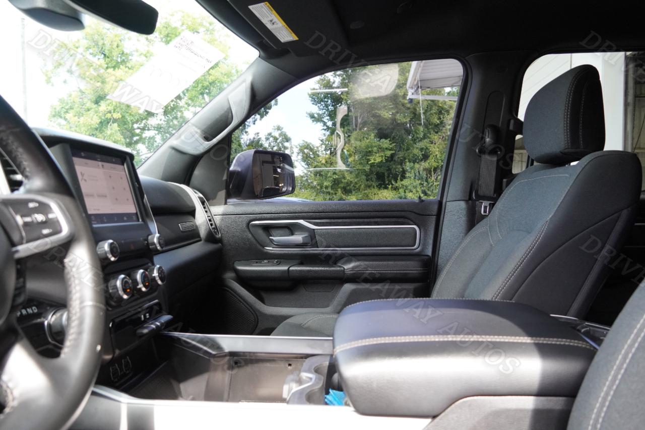 RAM 1500 Big Horn 4x2 Crew Cab 5'7" Box 2022