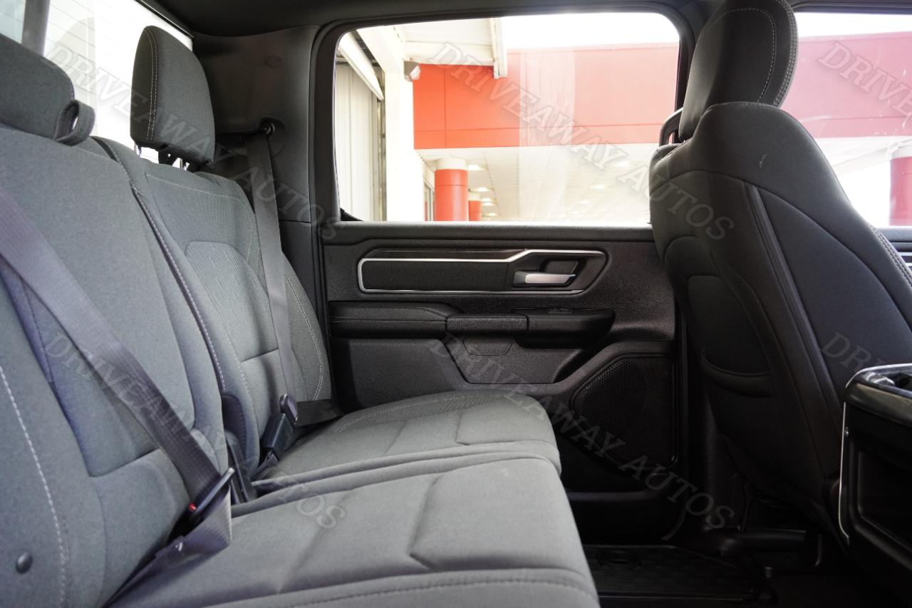 RAM 1500 Big Horn 4x2 Crew Cab 5'7" Box 2022