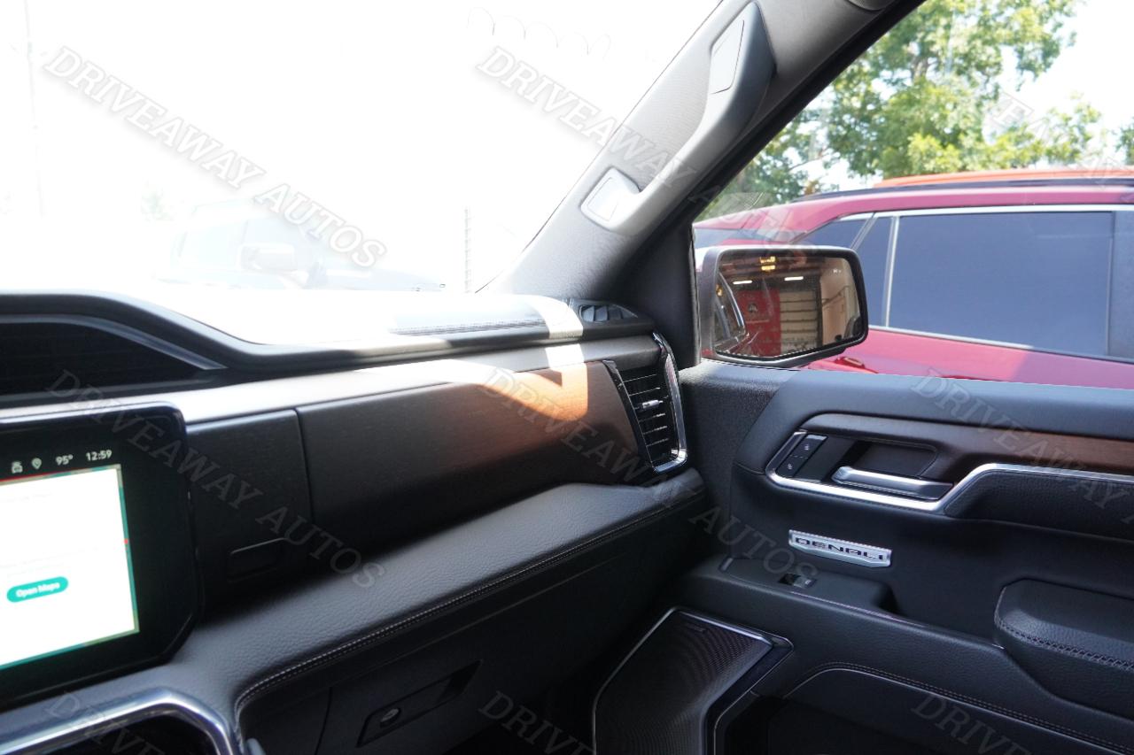 GMC Sierra 1500 4WD Crew Cab 147" Denali 2024