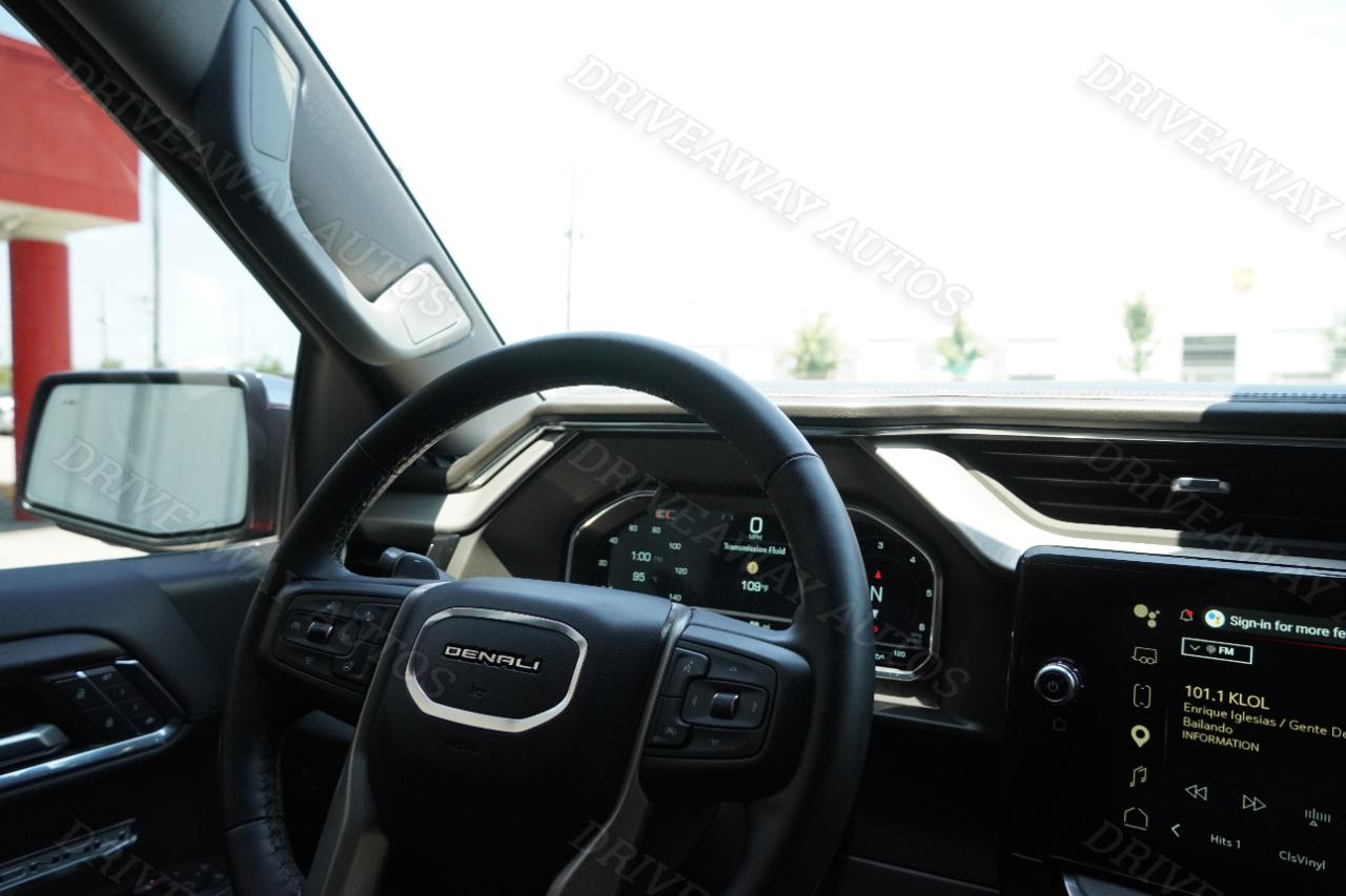 GMC Sierra 1500 4WD Crew Cab 147" Denali 2024