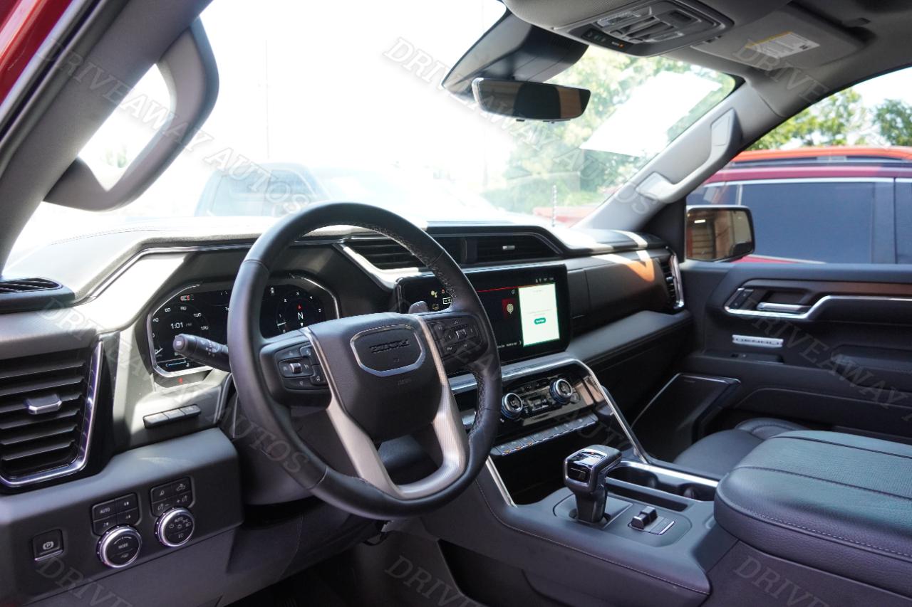 GMC Sierra 1500 4WD Crew Cab 147" Denali 2024