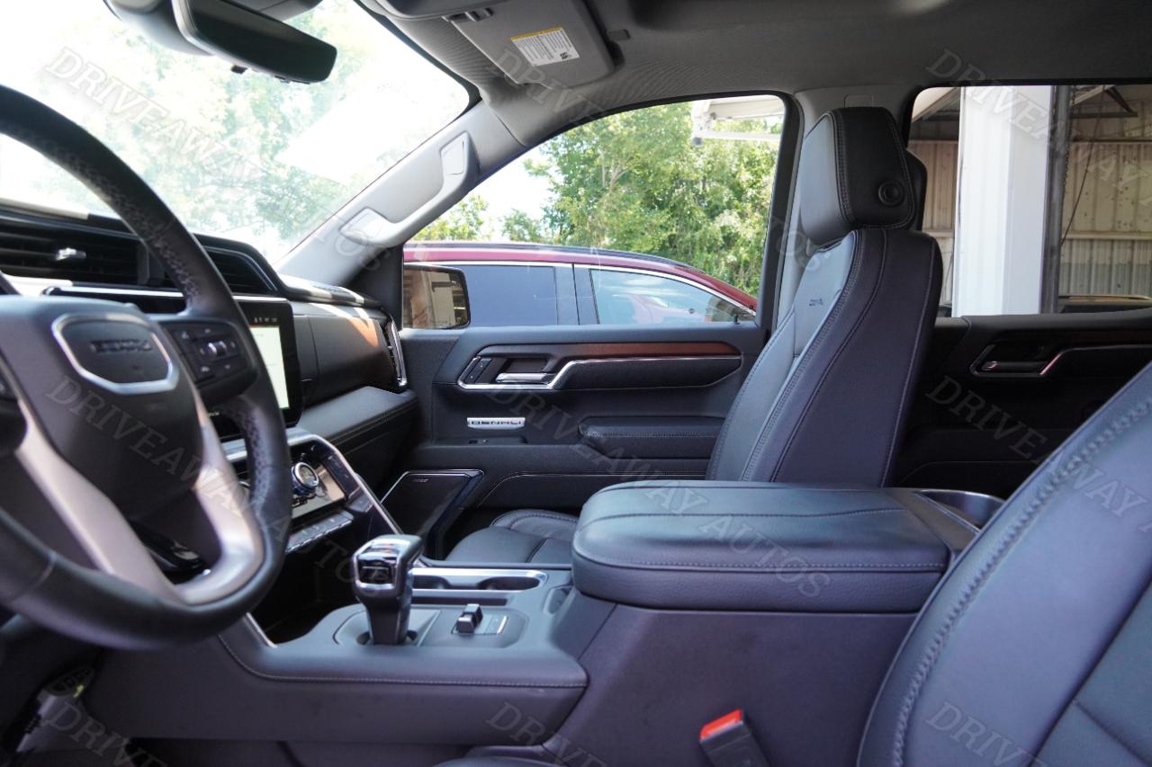 GMC Sierra 1500 4WD Crew Cab 147" Denali 2024