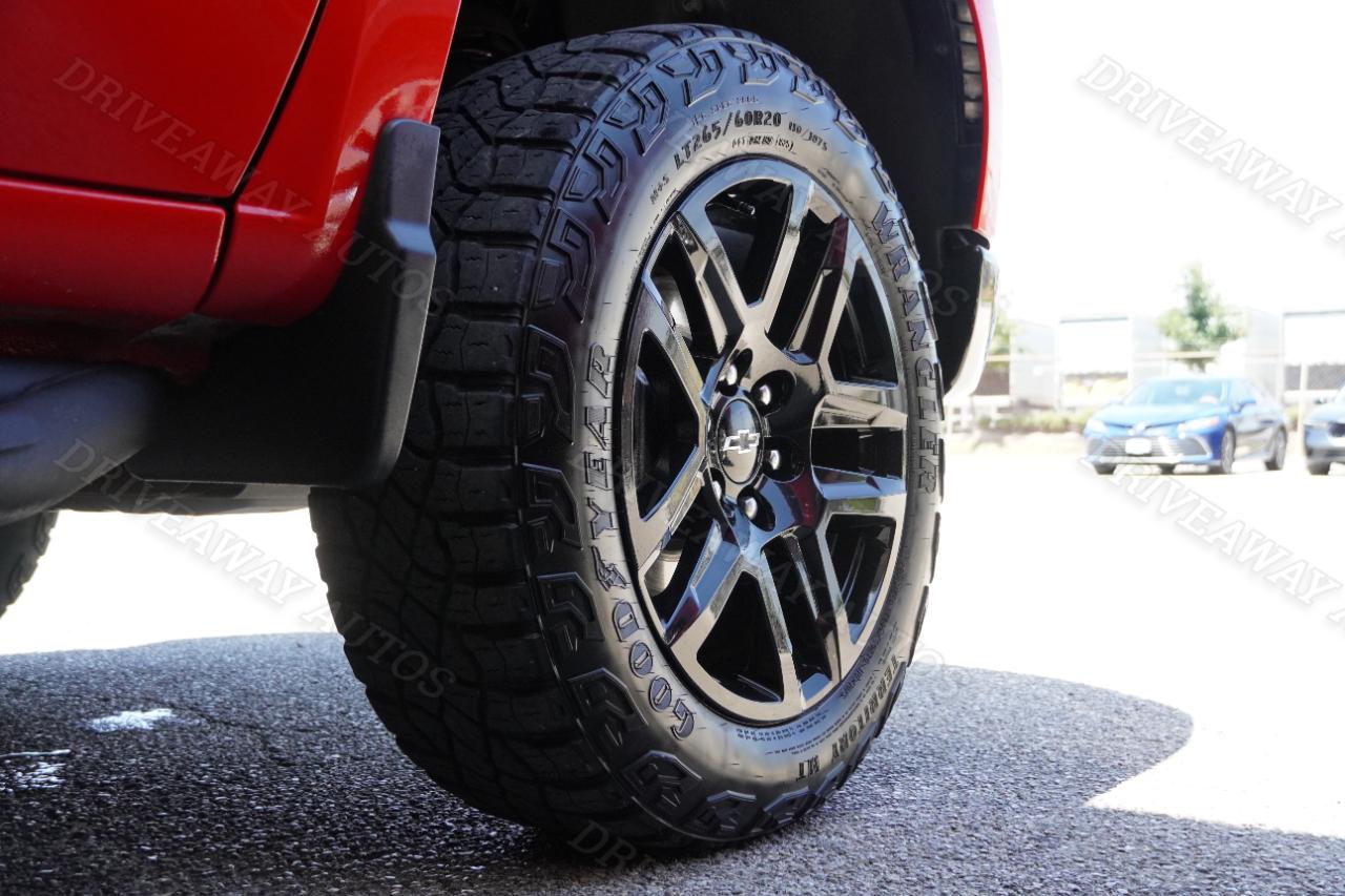 Chevrolet Silverado 1500 4WD Crew Cab 147" Custom Trail Boss 2025