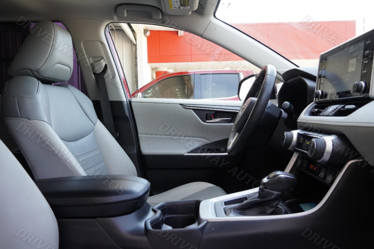 Toyota RAV4 XLE Premium FWD (Natl) 2021