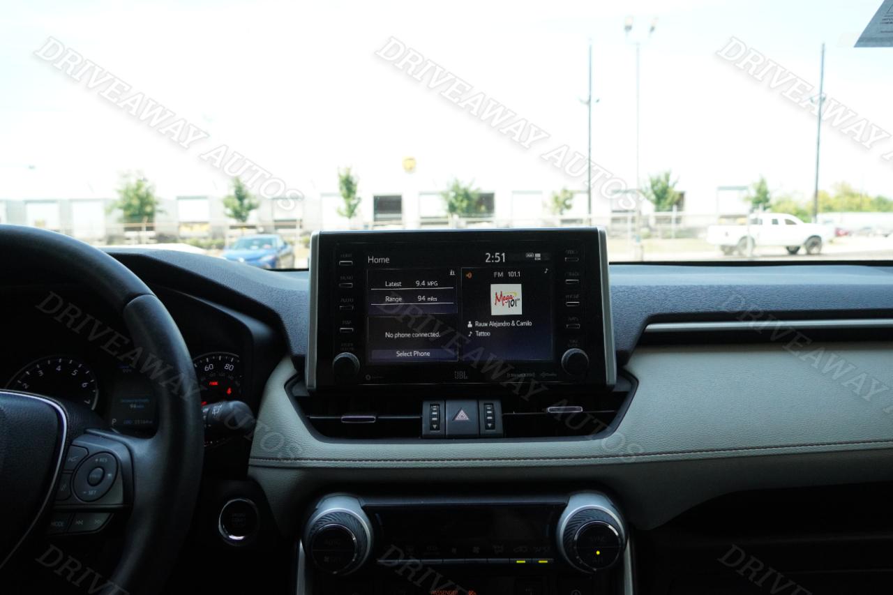 Toyota RAV4 XLE Premium FWD (Natl) 2021
