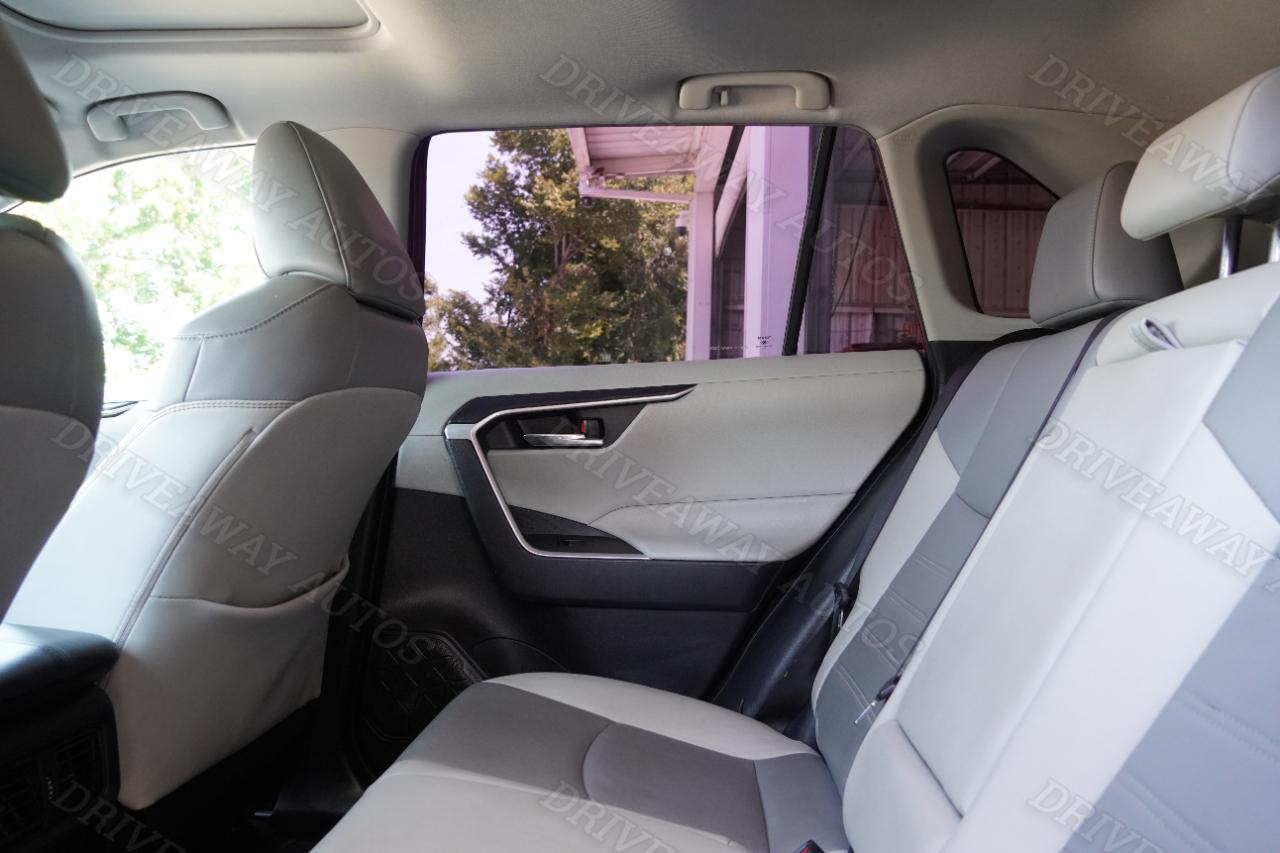 Toyota RAV4 XLE Premium FWD (Natl) 2021