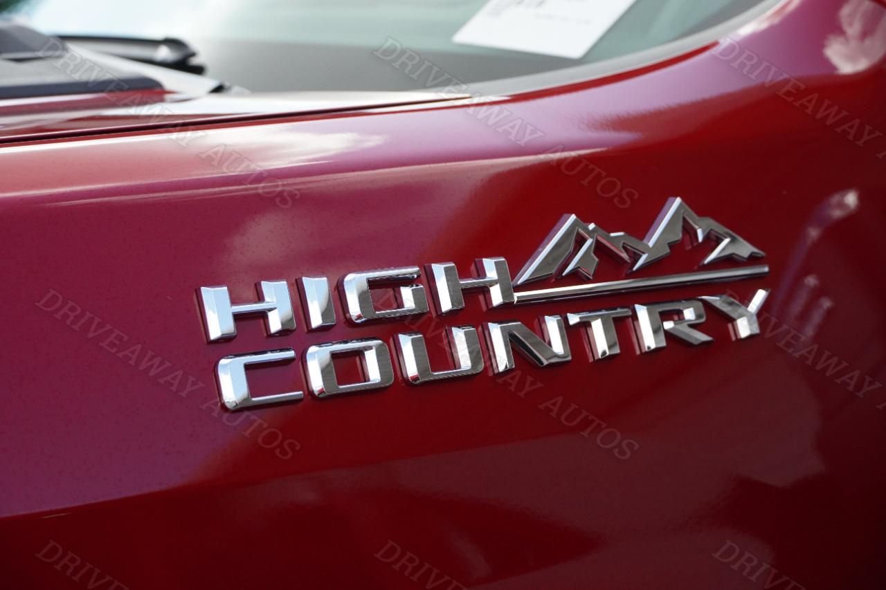 Chevrolet Silverado 3500HD 4WD Crew Cab 172" High Country 2025