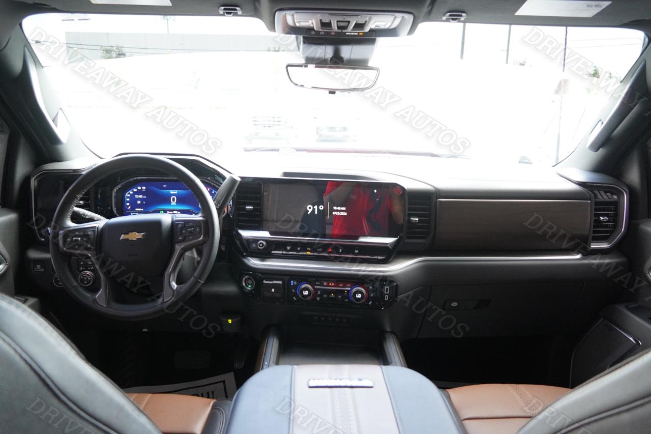 Chevrolet Silverado 3500HD 4WD Crew Cab 172" High Country 2025
