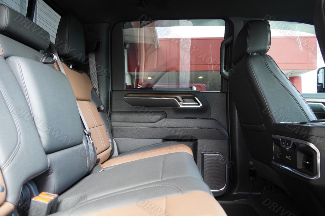 Chevrolet Silverado 3500HD 4WD Crew Cab 172" High Country 2025