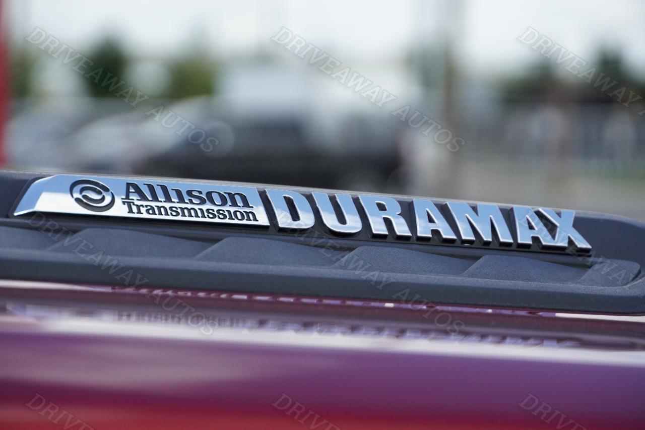 Chevrolet Silverado 3500HD 4WD Crew Cab 172" High Country 2025