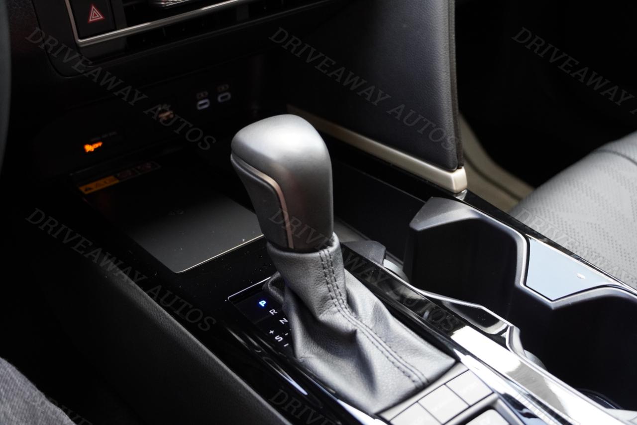 Toyota Camry XLE (Natl) 2025