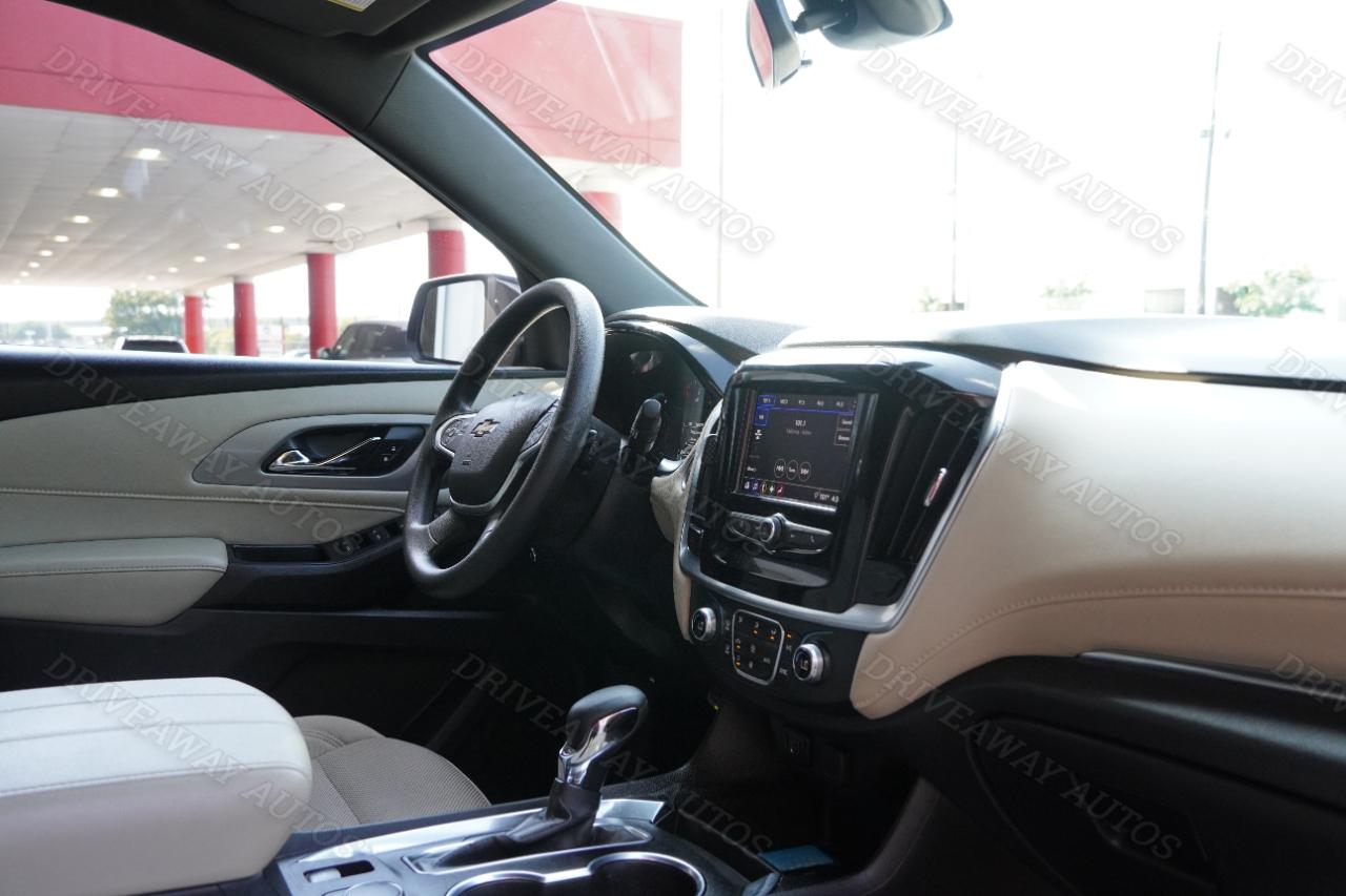 Chevrolet Traverse FWD 4dr LS w/1LS 2022