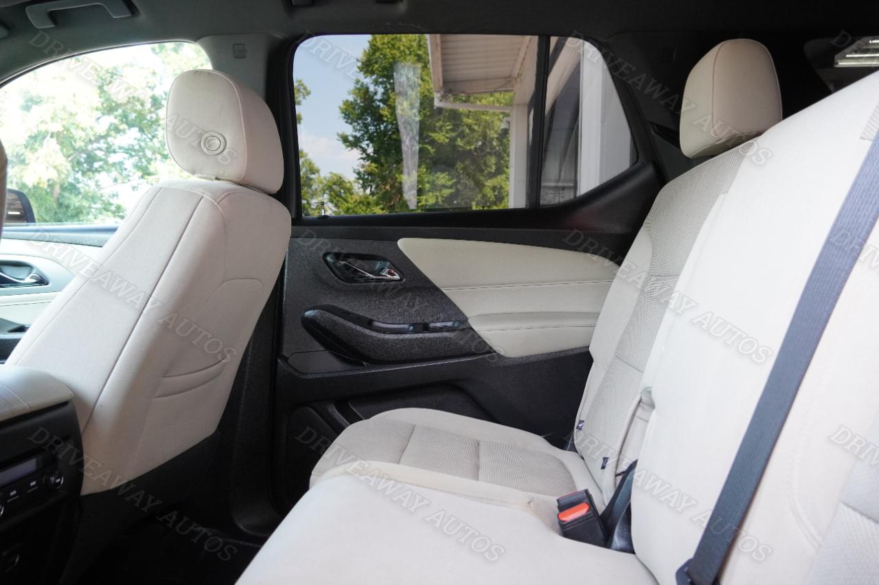Chevrolet Traverse FWD 4dr LS w/1LS 2022