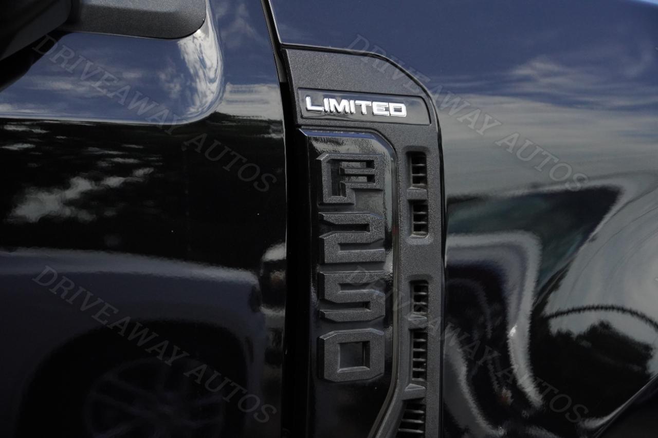 Ford Super Duty F-250 SRW King Ranch 4WD Crew Cab 8' Box 2024
