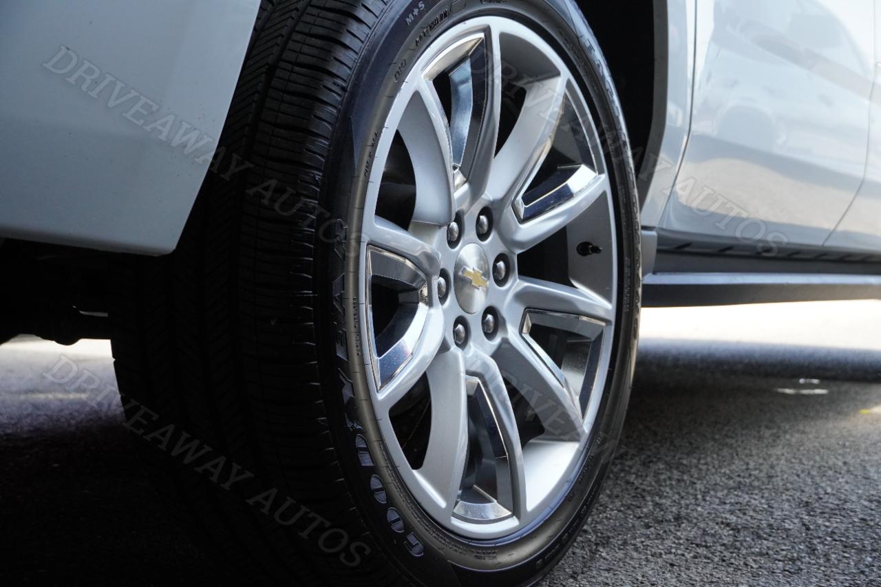 Chevrolet Suburban 2WD 4dr 1500 LT 2017