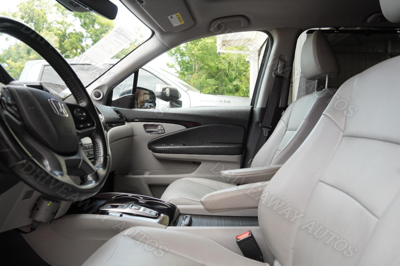Honda Pilot Touring 7-Passenger 2WD 2019