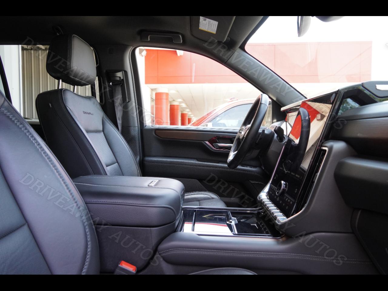 GMC Yukon 4WD 4dr Denali 2025