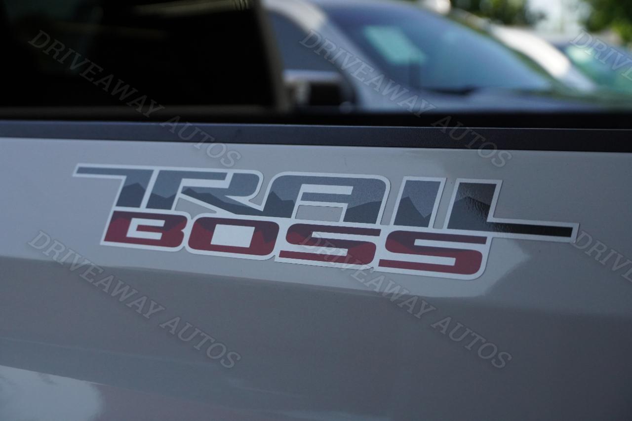 Chevrolet Silverado 1500 4WD Crew Cab 147" LT Trail Boss 2023