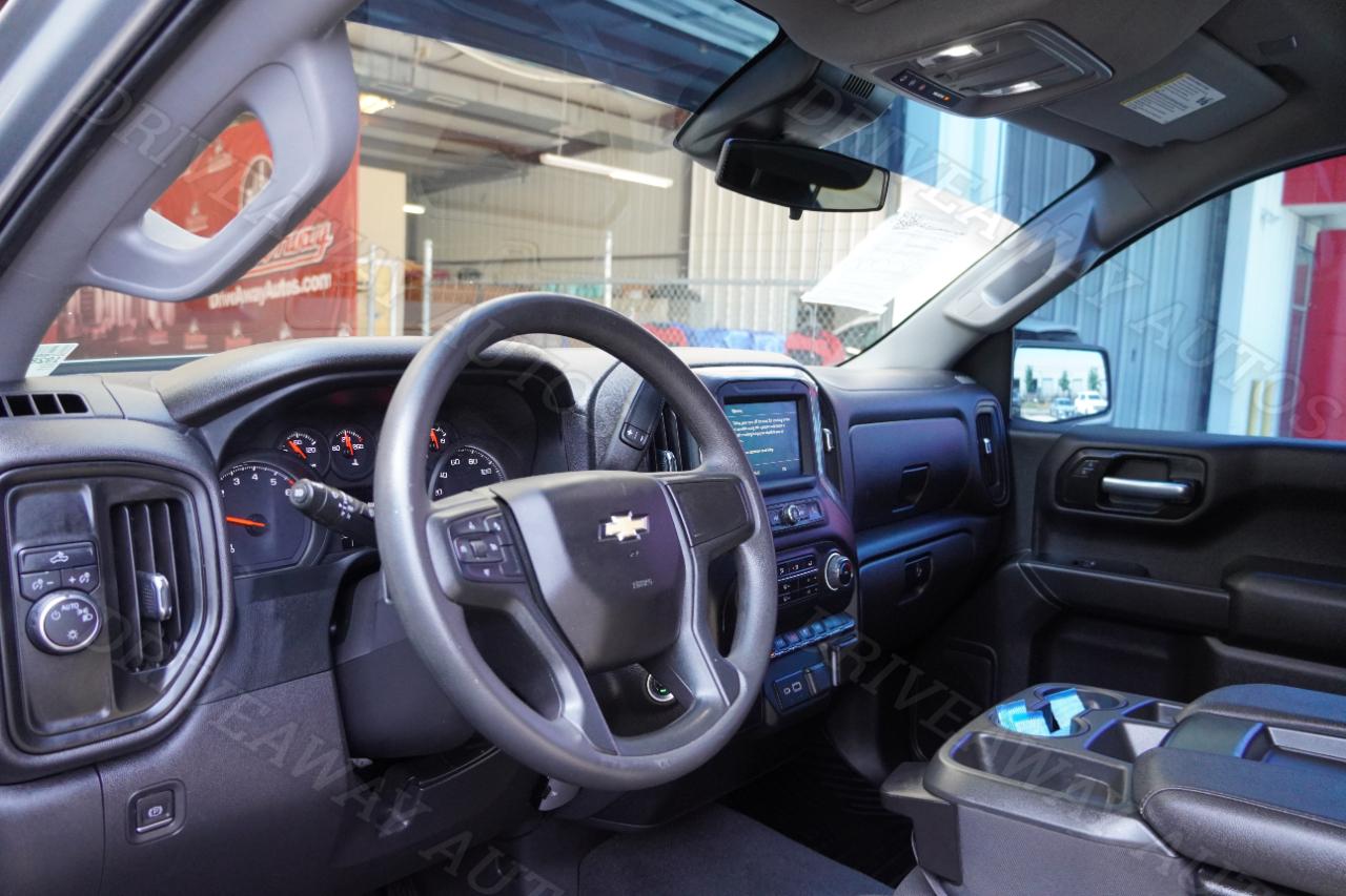 Chevrolet Silverado 1500 2WD Crew Cab 147" Custom 2023