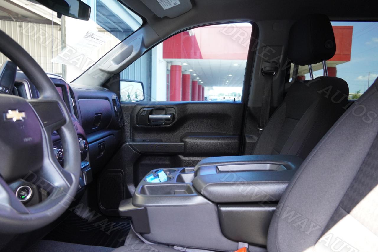 Chevrolet Silverado 1500 2WD Crew Cab 147" Custom 2023