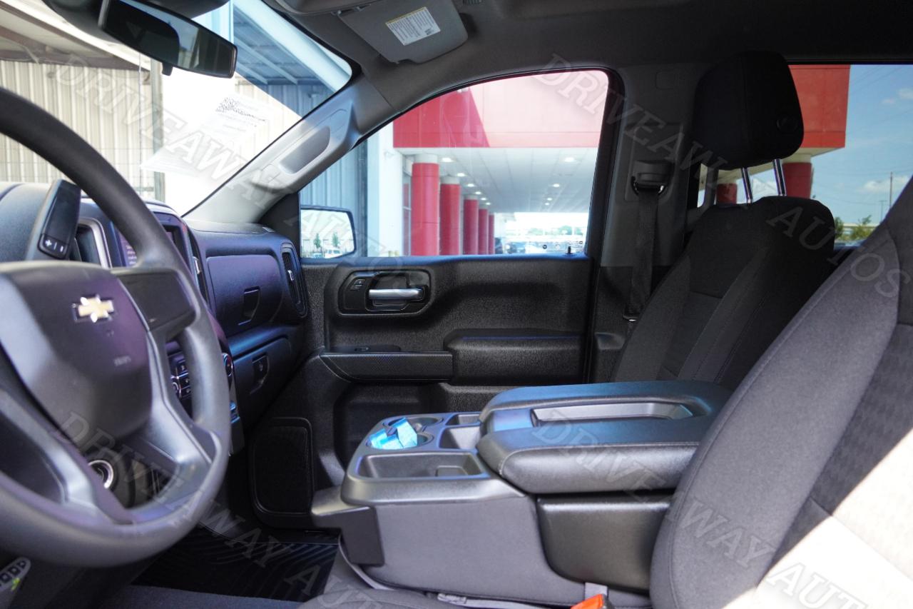 Chevrolet Silverado 1500 2WD Crew Cab 147" Custom 2023