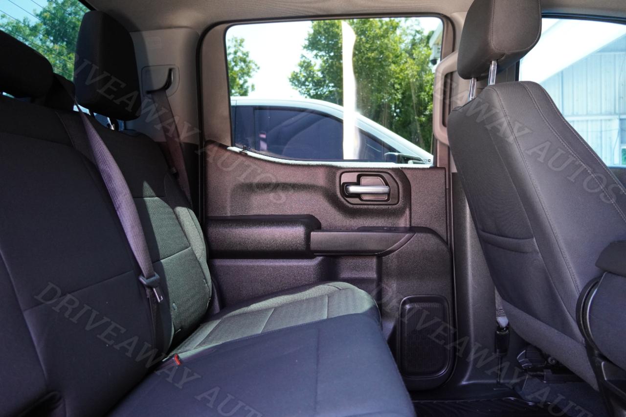 Chevrolet Silverado 1500 2WD Crew Cab 147" Custom 2023