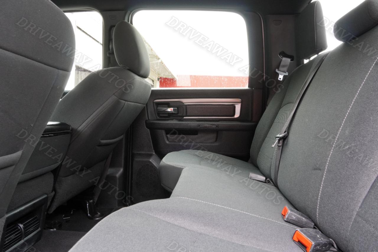 RAM 1500 Classic Warlock 4x2 Crew Cab 5'7" Box 2021