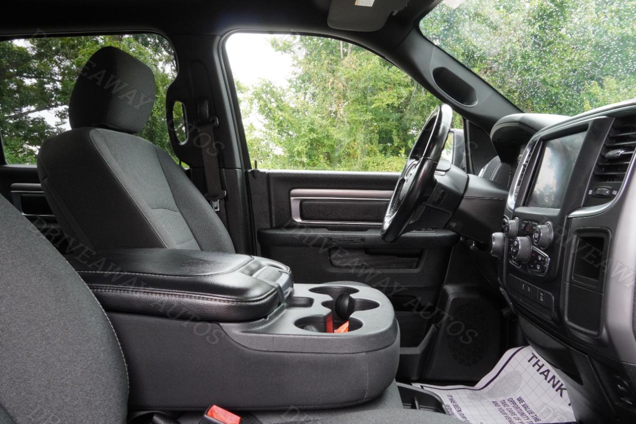 RAM 1500 Classic Warlock 4x2 Crew Cab 5'7" Box 2021