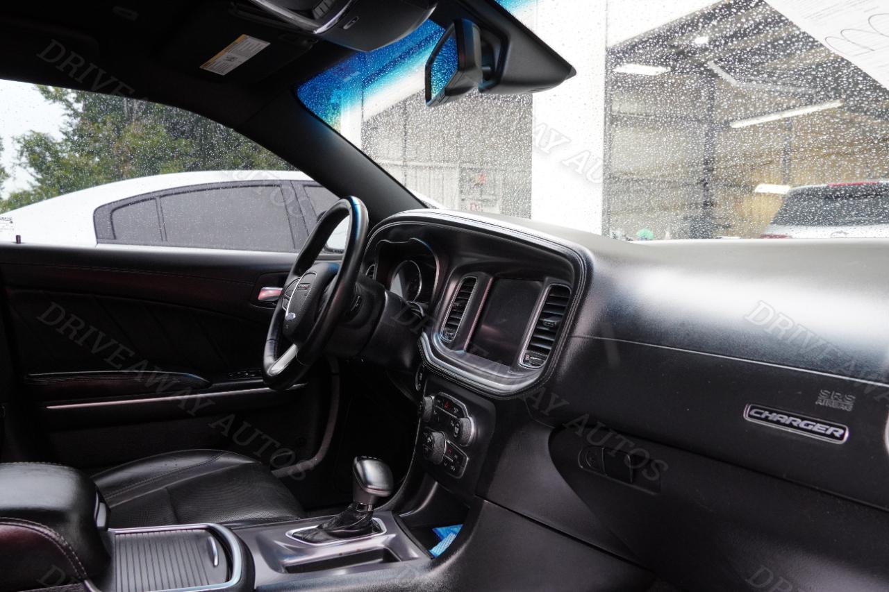 Dodge Charger SXT RWD 2020