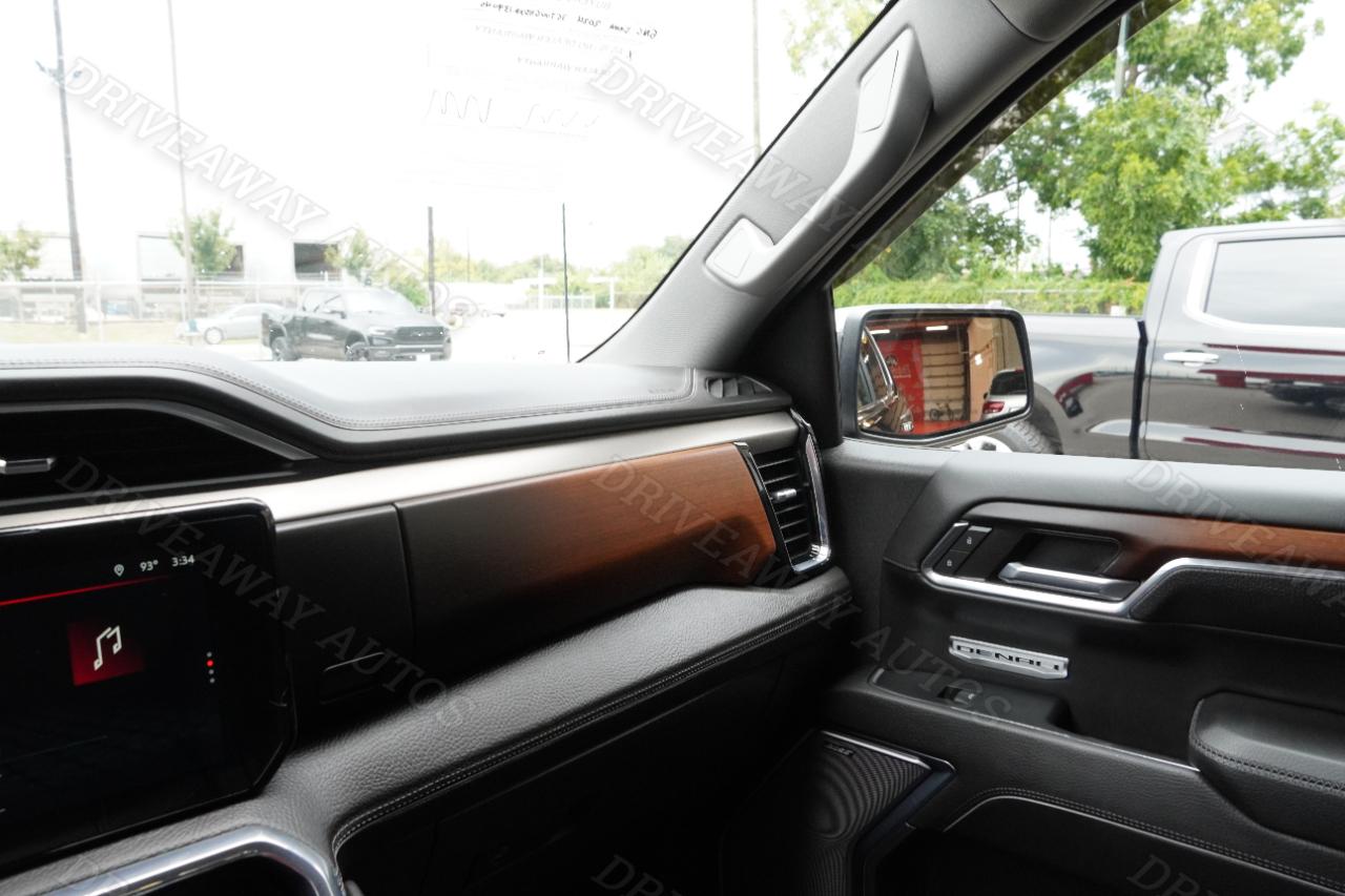 GMC Sierra 1500 4WD Crew Cab 147" Denali 2024
