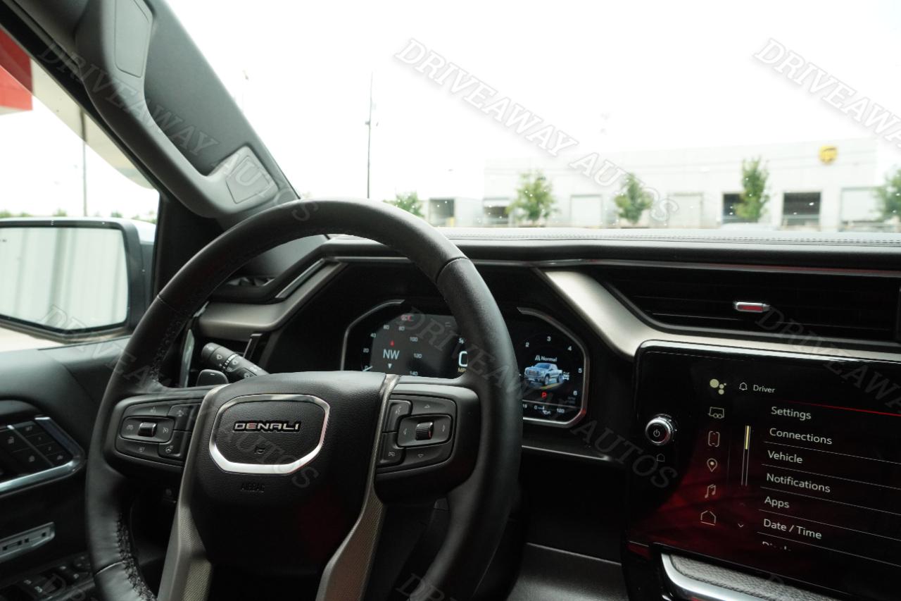 GMC Sierra 1500 4WD Crew Cab 147" Denali 2024