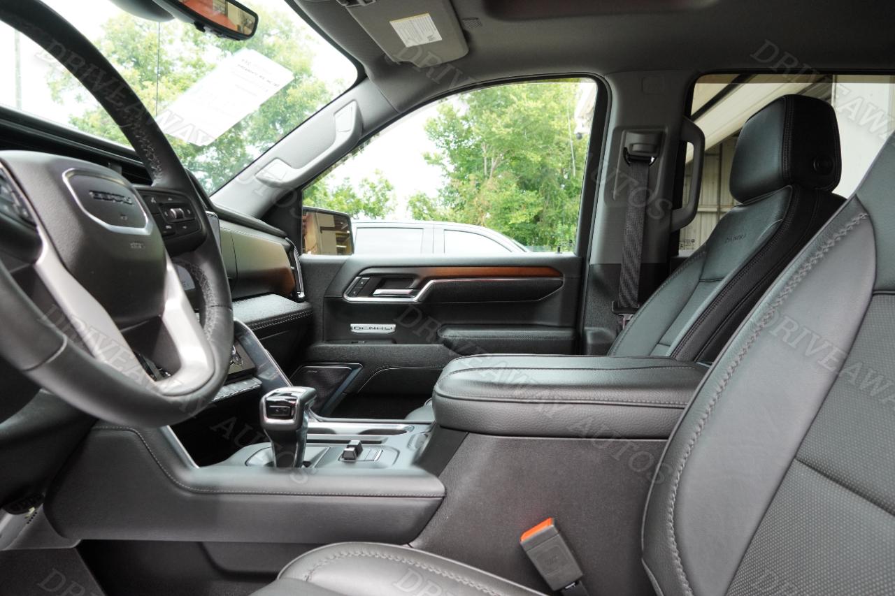 GMC Sierra 1500 4WD Crew Cab 147" Denali 2024