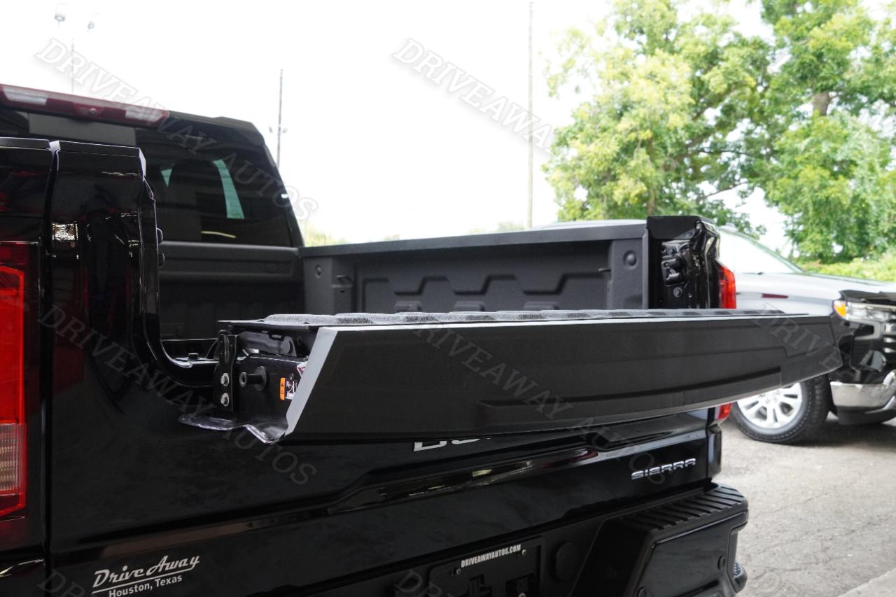 GMC Sierra 1500 4WD Crew Cab 147" Denali 2024