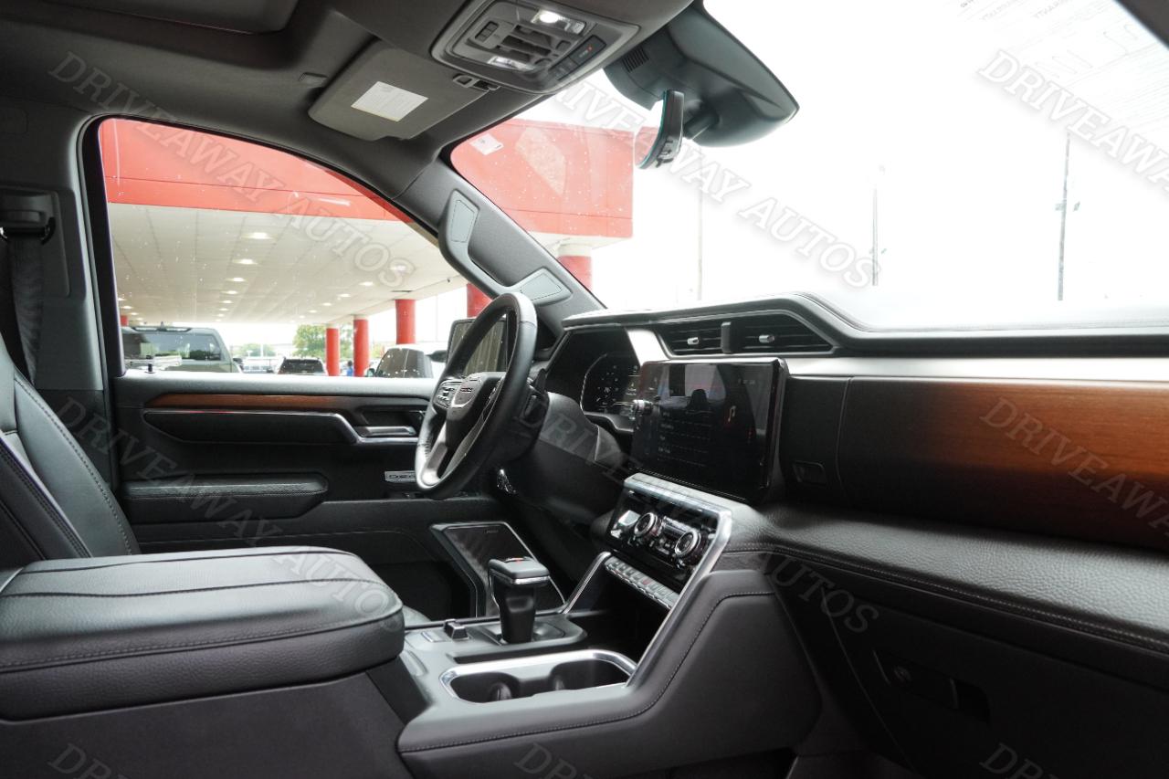GMC Sierra 1500 4WD Crew Cab 147" Denali 2024