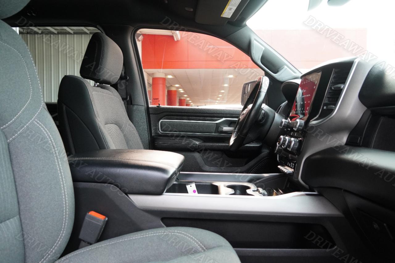 RAM 1500 Big Horn 4x4 Crew Cab 5'7" Box 2021