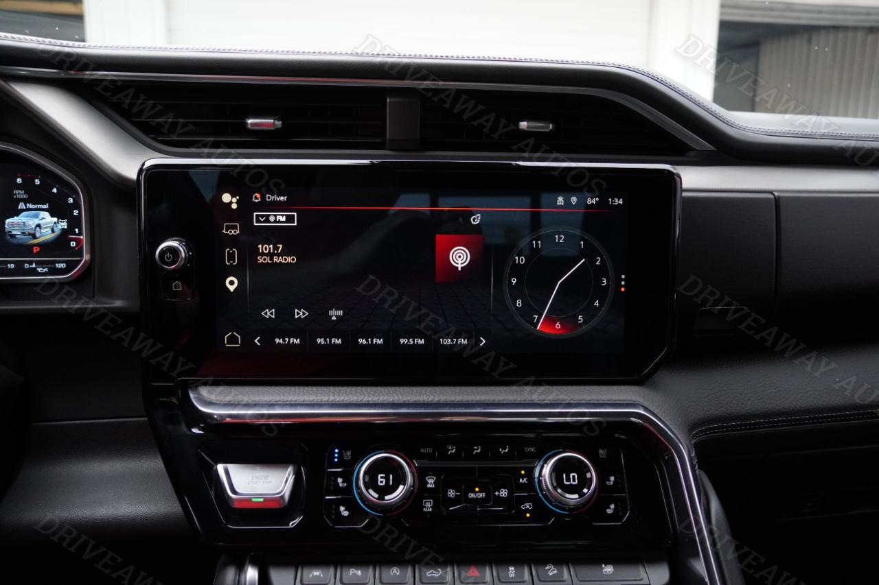 GMC Sierra 1500 4WD Crew Cab 147" Denali 2024