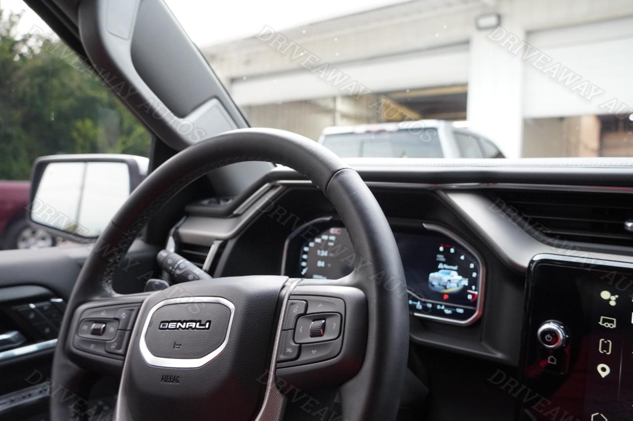 GMC Sierra 1500 4WD Crew Cab 147" Denali 2024