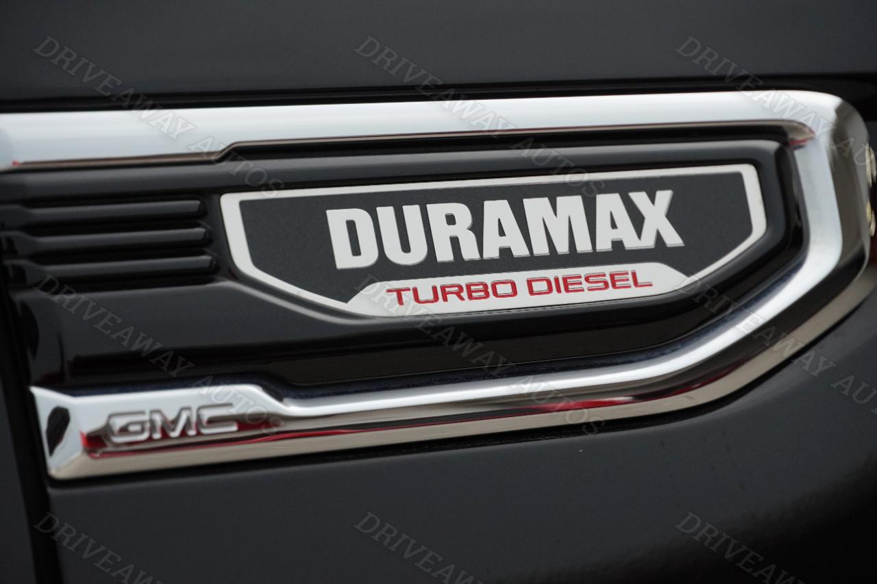 GMC Sierra 1500 4WD Crew Cab 147" Denali 2024